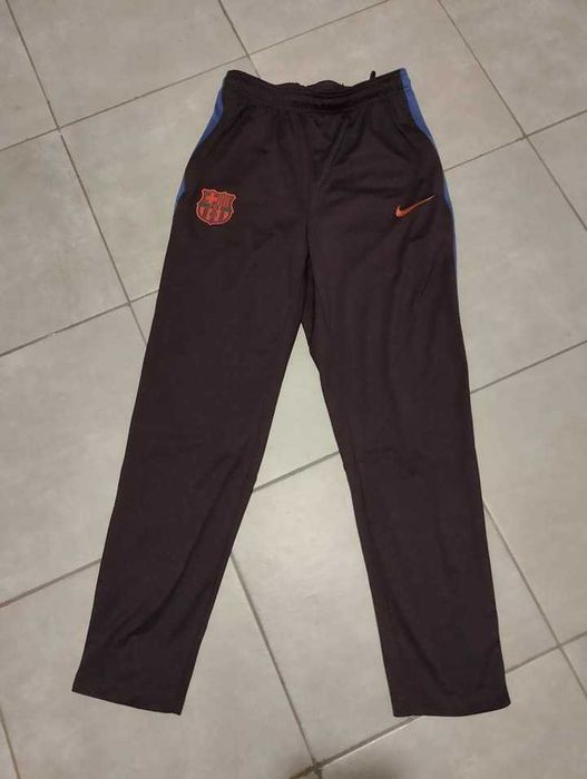 Nike FC Barcelona детско долнище размер за ръст 158-170.