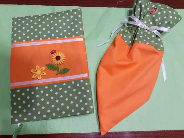 Подвързия/ дрешка  за книга