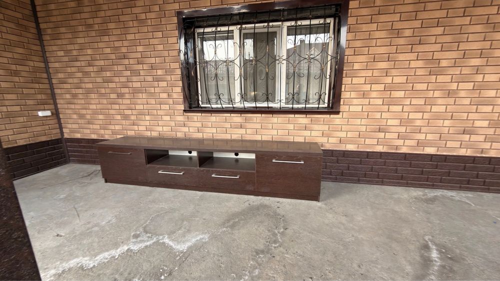 Продам тумбу под телевизор