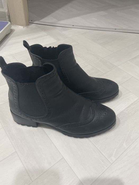 Сапоги, куртки, плащ