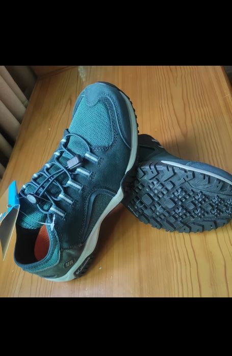 Продам кроссовки Columbia