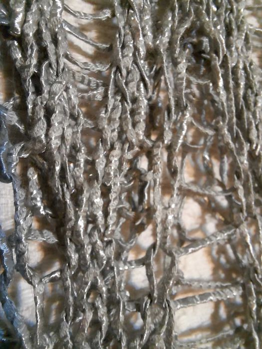 Сребристо пуловерче без ръкав плетиво размер Л