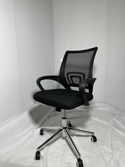 Стул кресло офисный  отличного качетсва