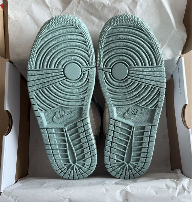 Jordan Air 1 Low WMN ОРИГИНАЛНИ дамски маратонки 38,5-39