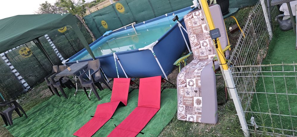 Piscina folosita 2 luni . Vând schimb