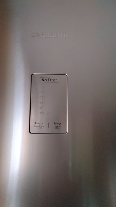 Frigider samsung nou