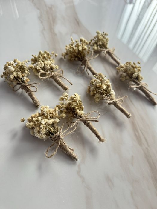 Бутониери и гривни