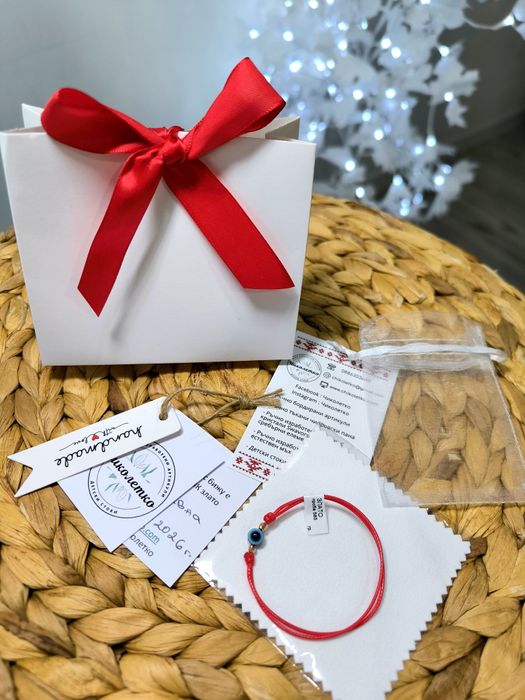 Гривна червен конец и златно топче 14К