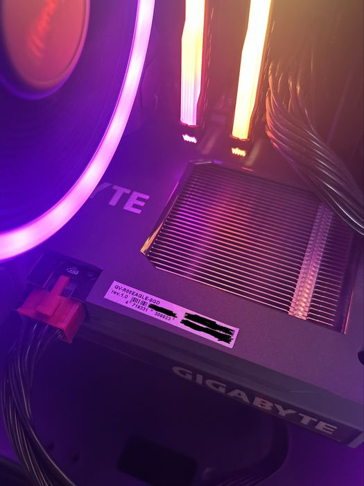 Placă video Gigabyte Radeon RX 6600 EAGLE 8GB GDDR6 – stare foarte bună