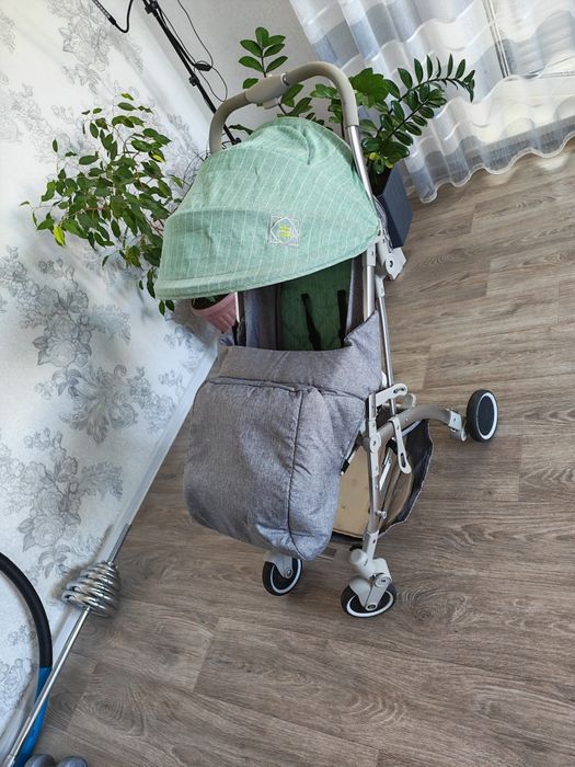 Продам летнюю коляску