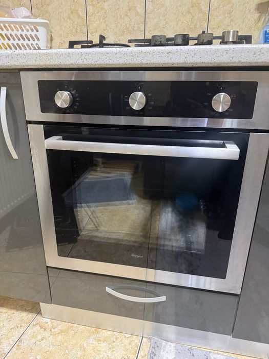 Cuptor incorporabil whirlpool pe gaz