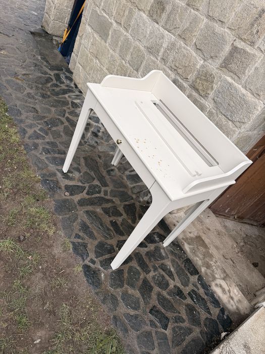 IKEA бюро 90 см за компютър