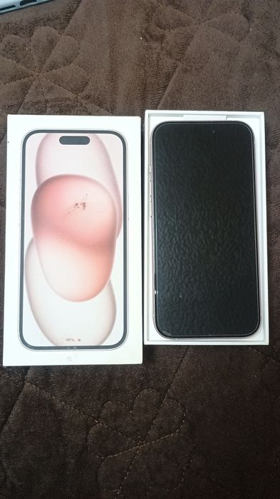 Vând iPhone 15 128 GB