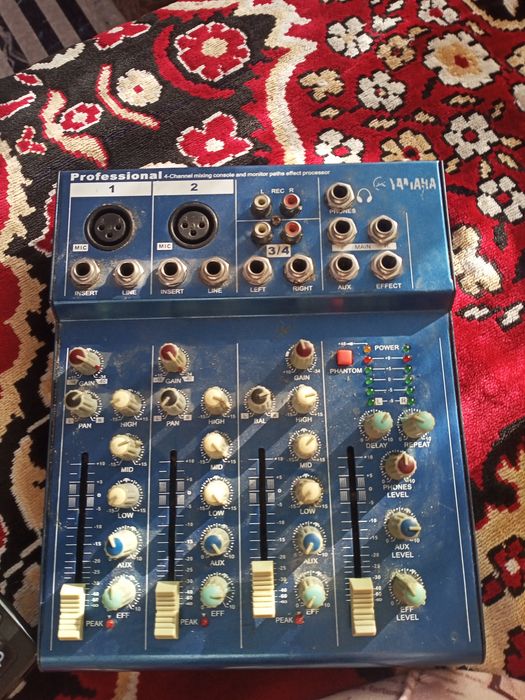 Professional 4-Channel mixing YAMAHA