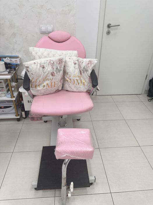 Стол за педикюр - розов