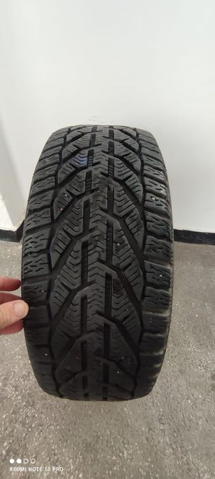 Vând anvelopa de iarna 195/50 R1582H Dot 08.20