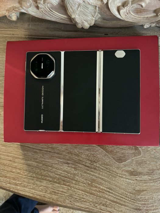 Huawei Mate XTs Ultimate Design