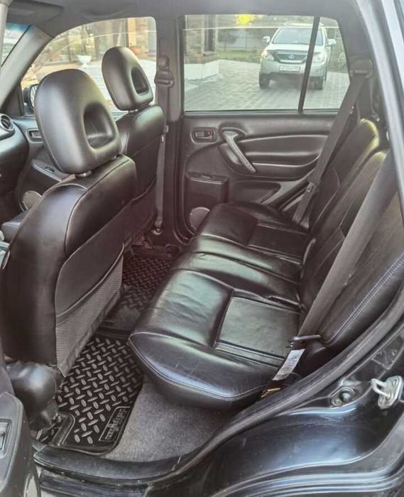 Продаю Toyota Rav 4