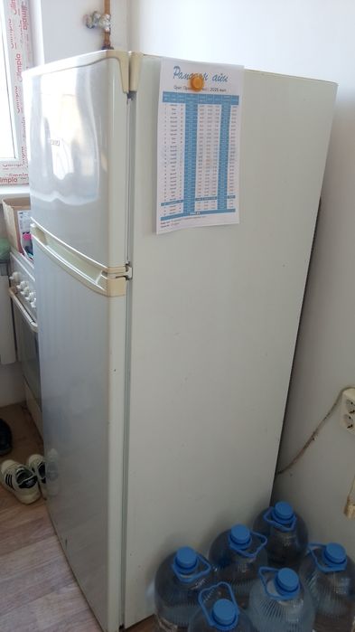 Продам холодильник и морозильник