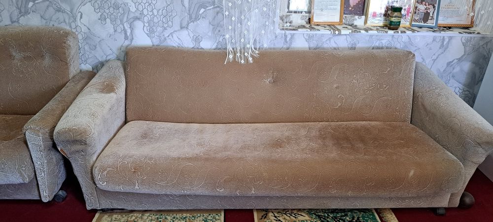 3 кресло, 1 диван.