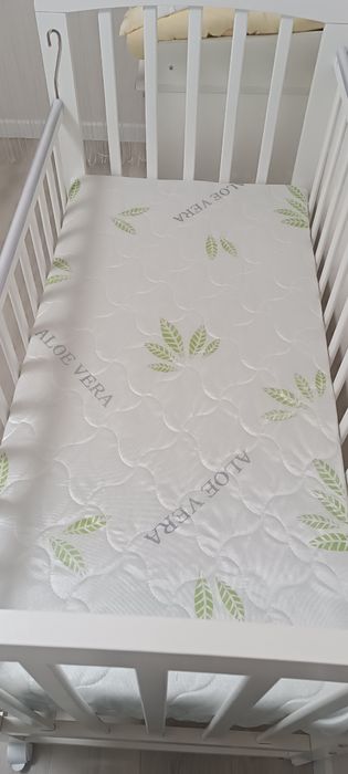 Кроватка с матрасом  120*60 см