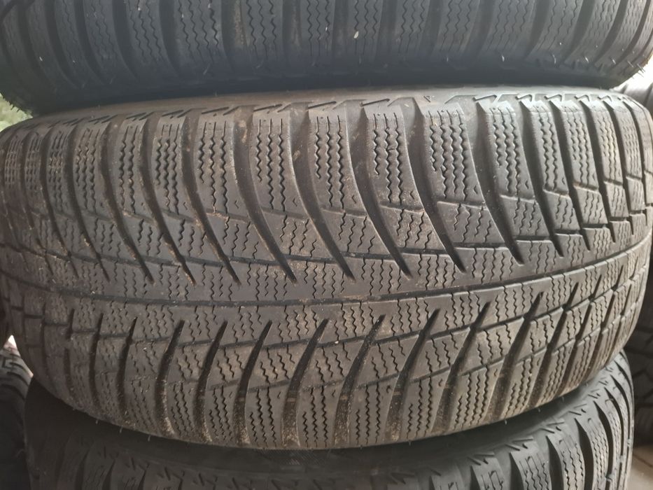 Set 4 anvelope Bridgestone iarna 215 55 17