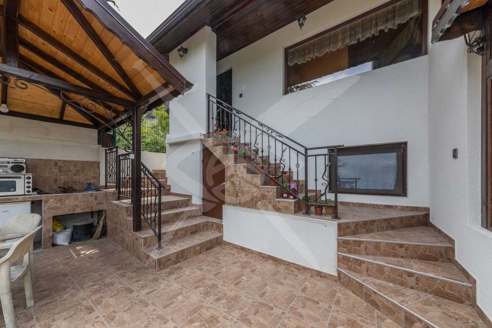 Продава се Къща в Варна, м-т Траката - 180 кв.м за 1328 €/кв.м - Снимка #12