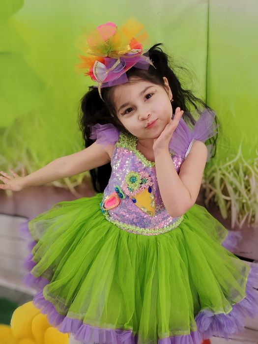 Prokat ga  kastyumlar bor