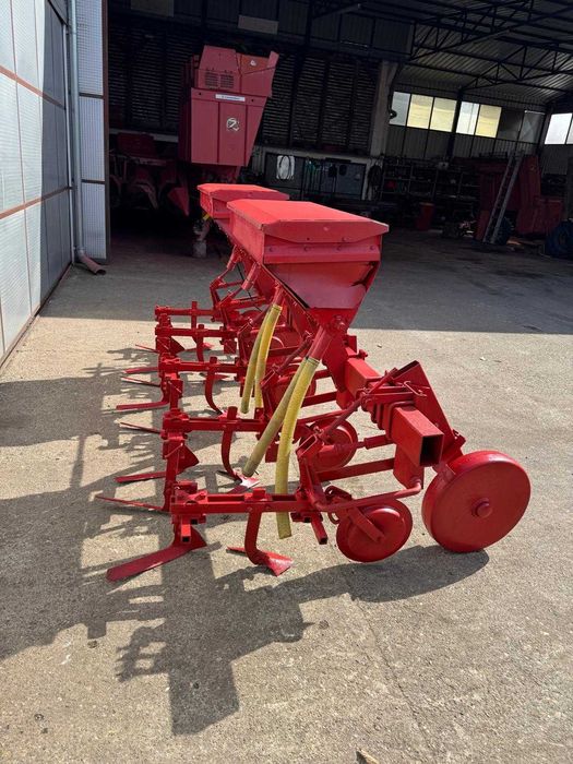 Prasitoare Sîrbească cu fertilizare pe 5 randuri