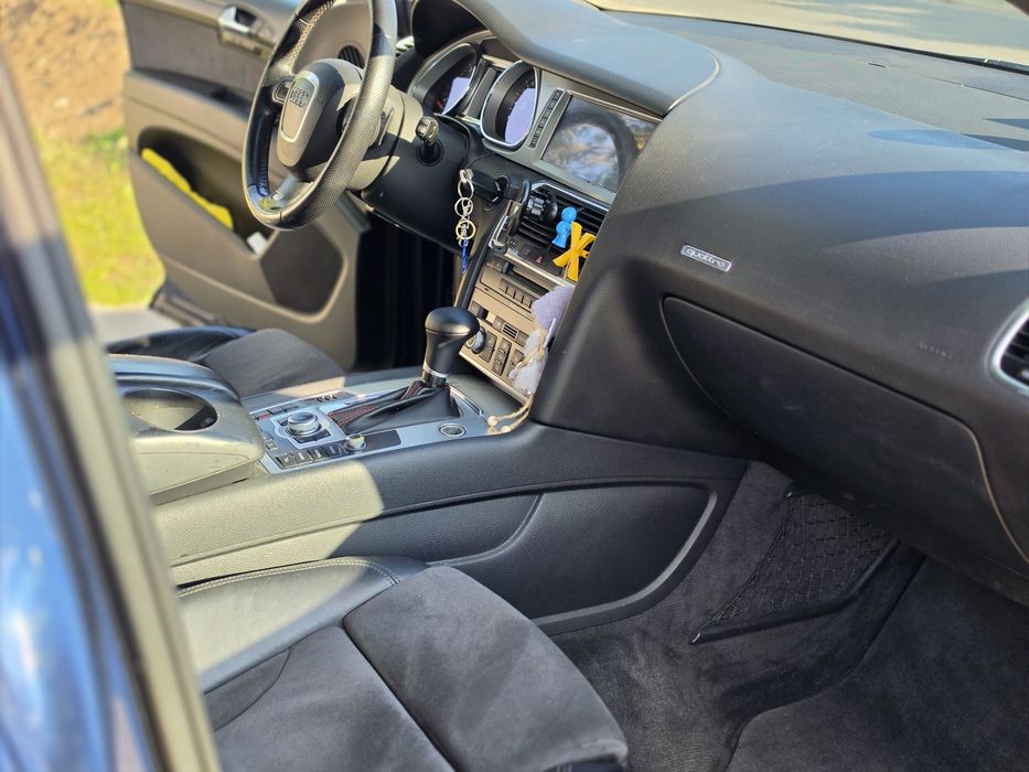 Audi Q7 S line quattro