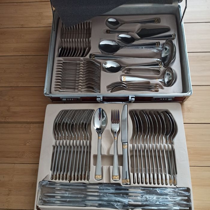 Столовый набор .