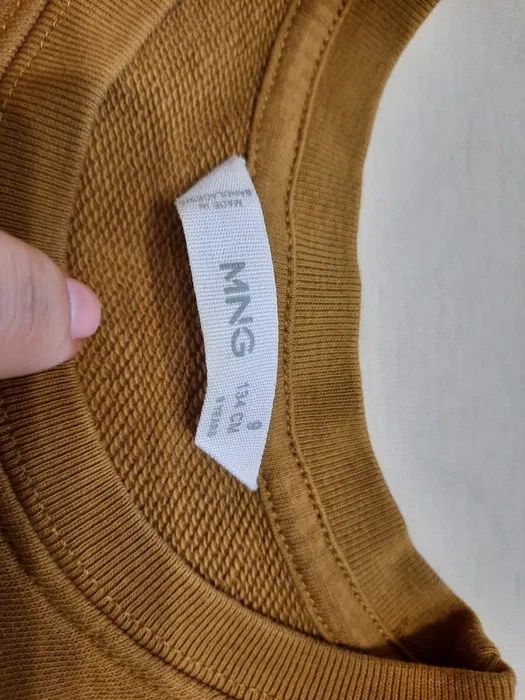 Риза Zara, пуловер H&M, блуза Mango