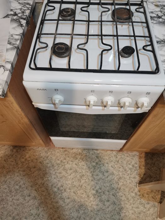 Продается газовая плита Лада