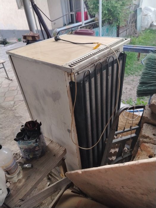 Бытовые приборы. Холодильник