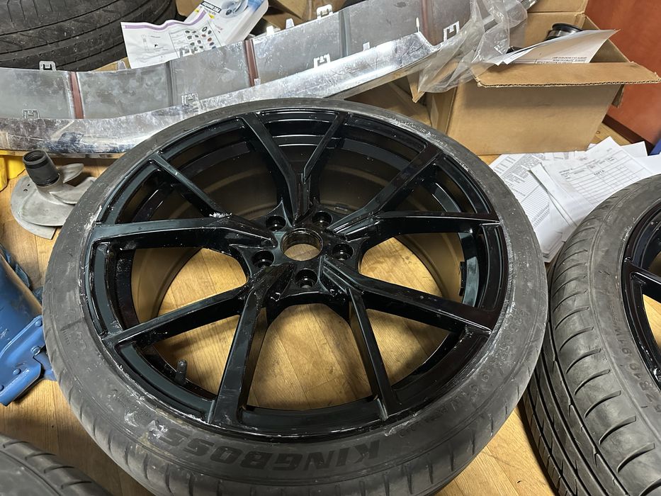 Лети джанти Голф 8 с Гуми 19х8J 235/35/19