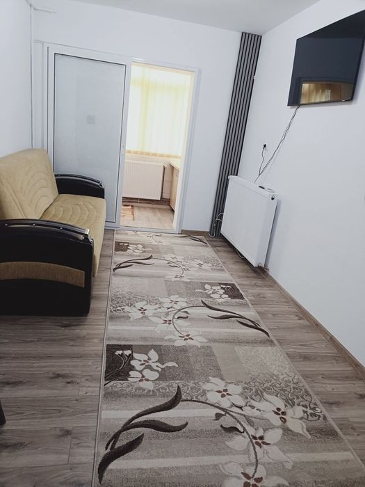 Inchiriez apartament 2 camere cartier Sarari