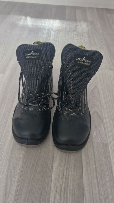 Спецобувь продам новая размер 40