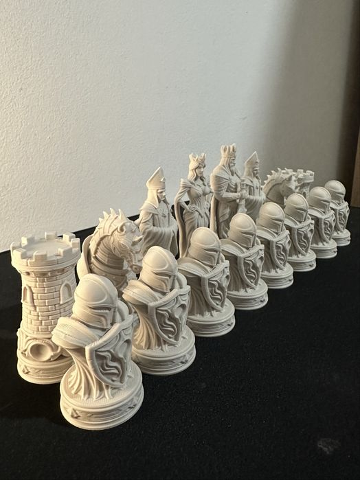 Regnum chess set