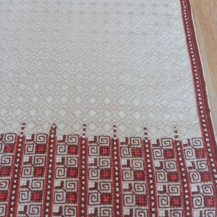 Ръчно бродирани карета на панама