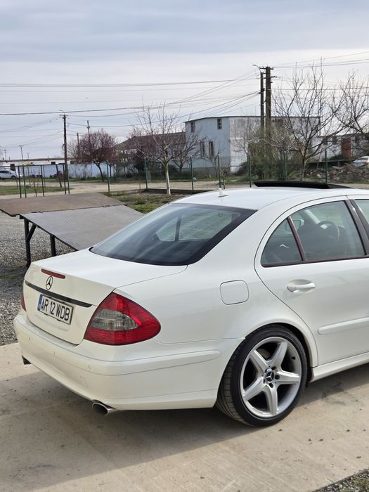 Mercedes e class  w211 3.0 v6 cdi
296261 km an 2008 WDB2110891B412915