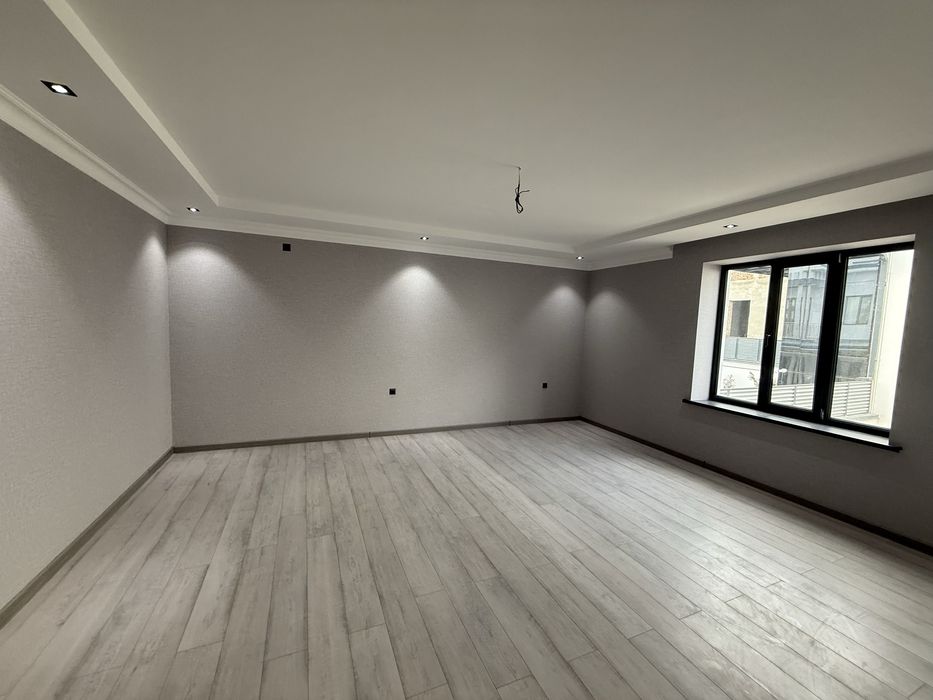 Арендна офис шоу рум дом на Ивлева 10у.е м2 новый дом