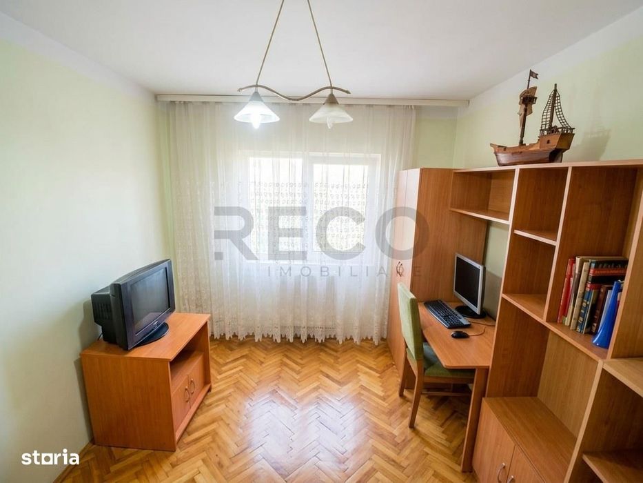 RECO Apartament cu 3 camere decomandat zona Decebal