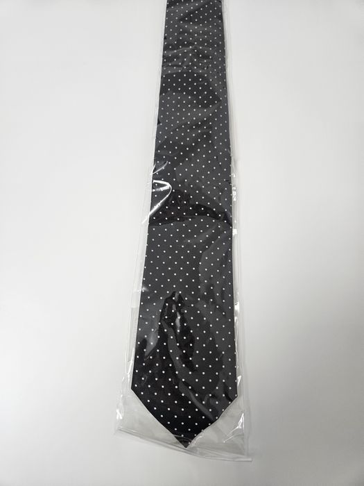 Cravată premium NOUĂ
Pretul de achiziție este in fotografii.

Nu se