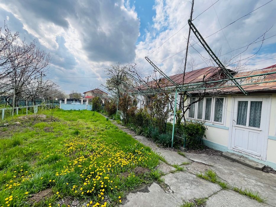 Teren cu casa - Barcea