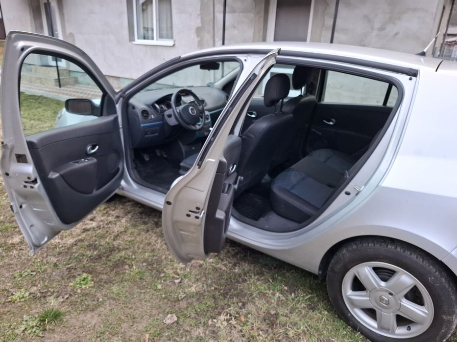 Renault Clio 1.2 benzina 75CP