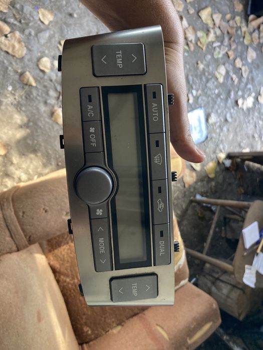 Климатроник за Тойота Авенсис 2