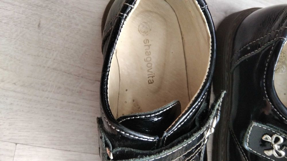 Ботинки осенние на девочку.