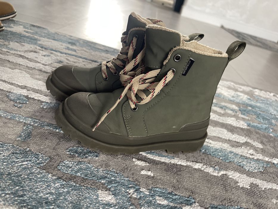 Papuci impermeabili marima 30 ,H&M