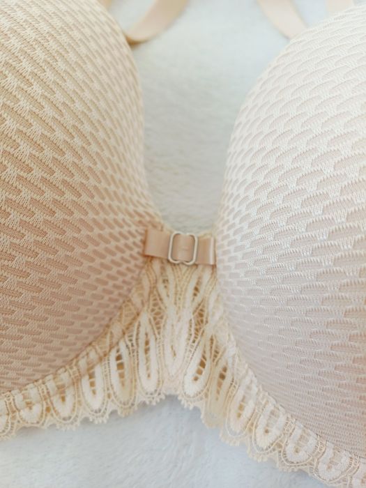 сутиени Triumph  85 Д