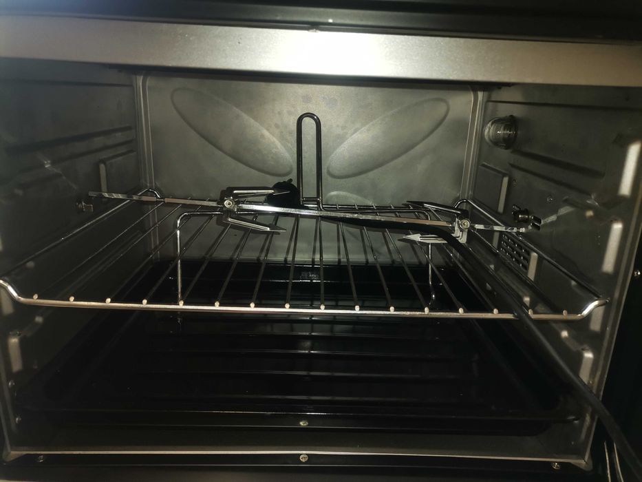 Фурна с вграден грил